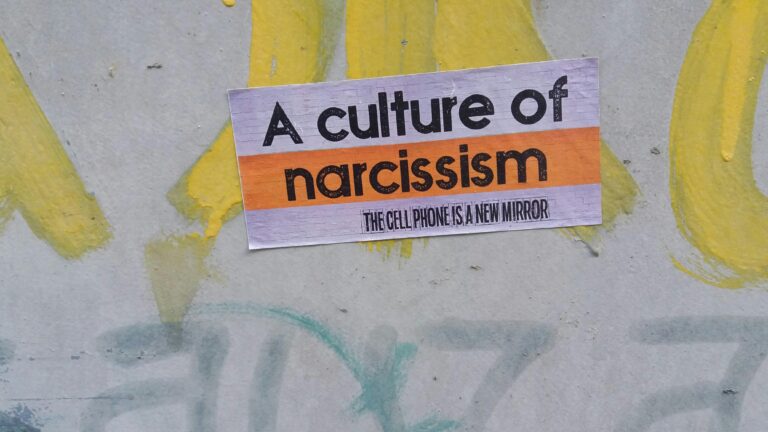 Narcisme vs andere persoonlijkheidsstoornissen: wat maakt het anders?
