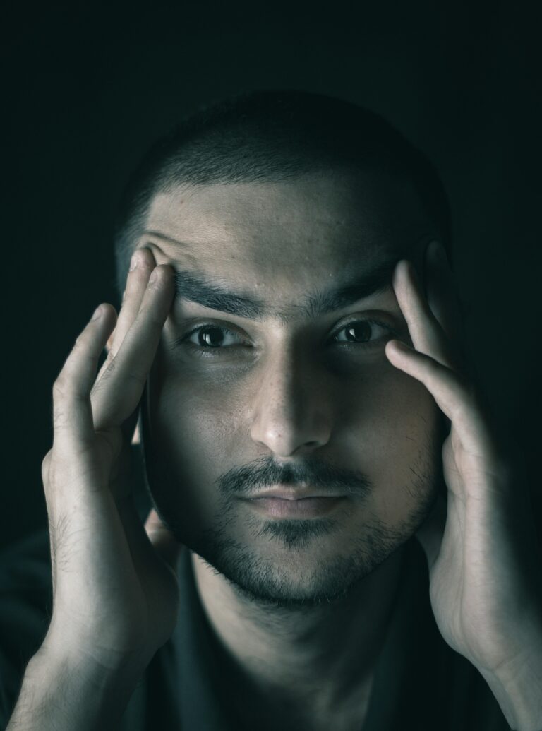 Hoe narcisme OCD en angstgevoelens kan versterken: hoopvol inzicht